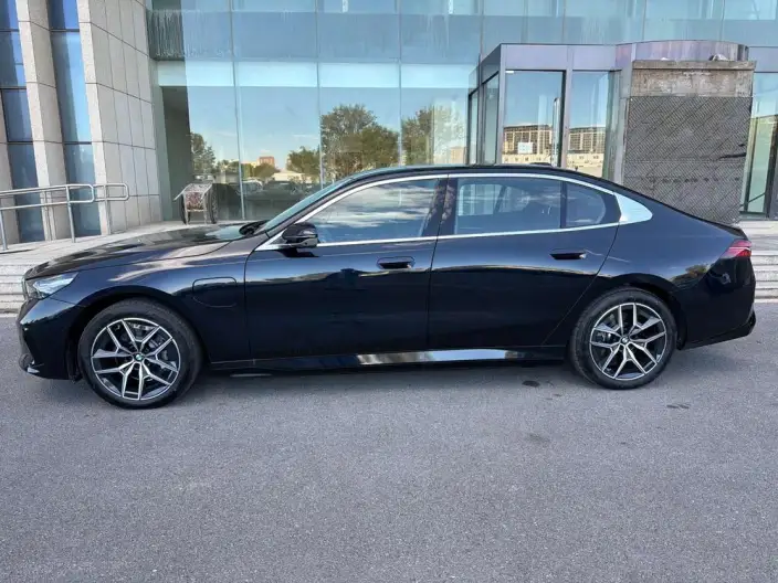 BMW i5 2026 Model eDrive40L M Sports Set – фото 3