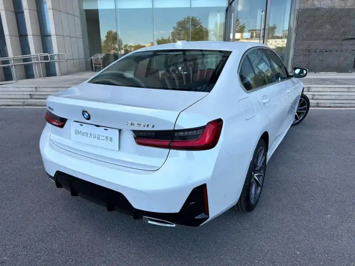BMW 3 Series 2026 Model 325Li M Sports Set – фото 6
