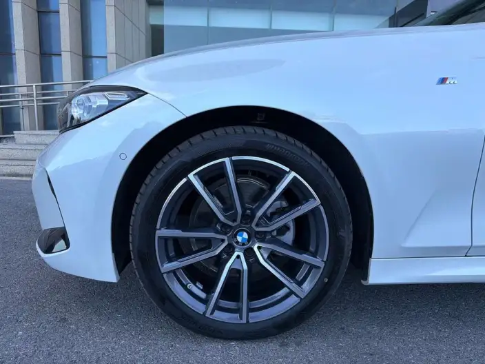 BMW 3 Series 2026 Model 325Li M Sports Set – фото 9