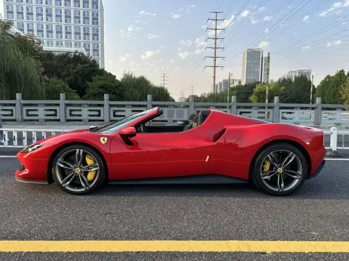 Ferrari 296 2022 Model 3.0T V6 GTS – фото 3