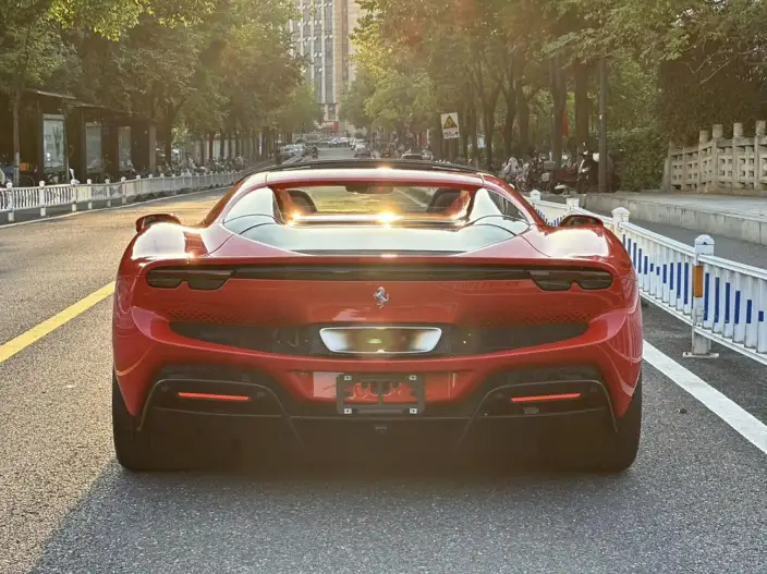 Ferrari 296 2022 Model 3.0T V6 GTS – фото 5