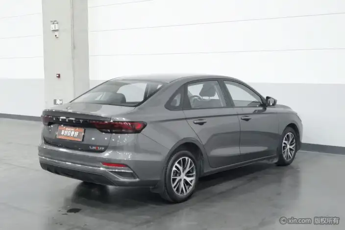 Geely Emgrand 2022 Model No. 4 Gen 1.5L Manual Elite Model – фото 4