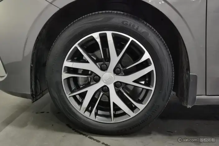 Geely Emgrand 2022 Model No. 4 Gen 1.5L Manual Elite Model – фото 9
