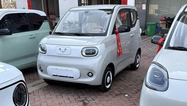 Wuling Hongguang MINIEV 2024 215km Youth LFP – фото 1