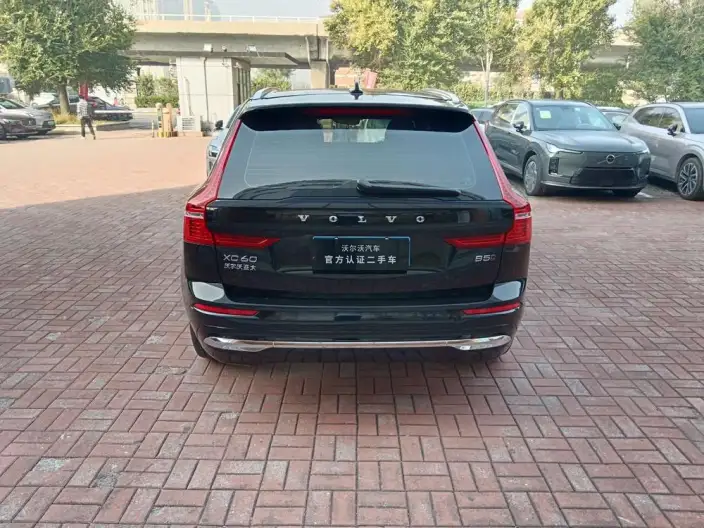 Volvo XC60 2025 Model B5 4WD Smart Range Deluxe Edition – фото 5