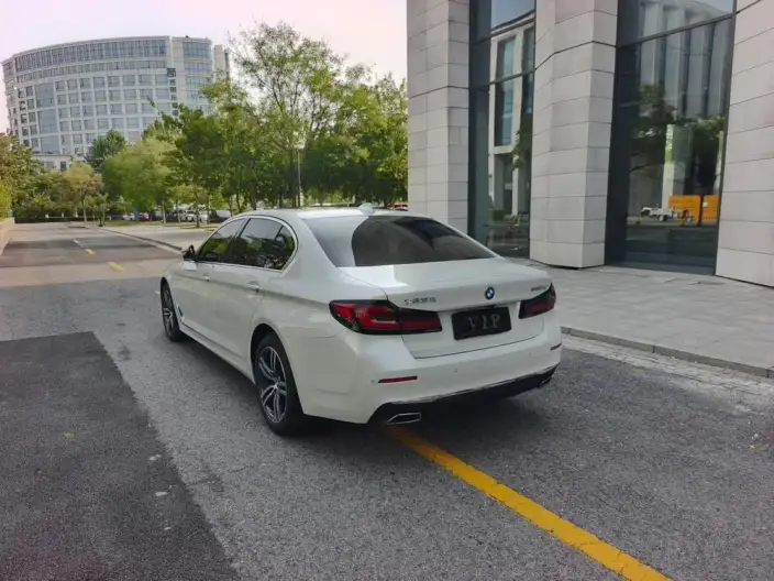 BMW 5 Series 2023 Model 530Li Leading Model Luxury Set – фото 4