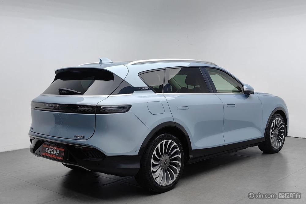 VOYAH FREE 2021 AWD Standard Extended-Range Exclusive Luxury Pack