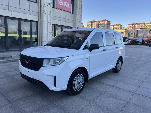 WULING Hongguang Plus 2020 1.5L Manual Standard 5-Seater – фото 1