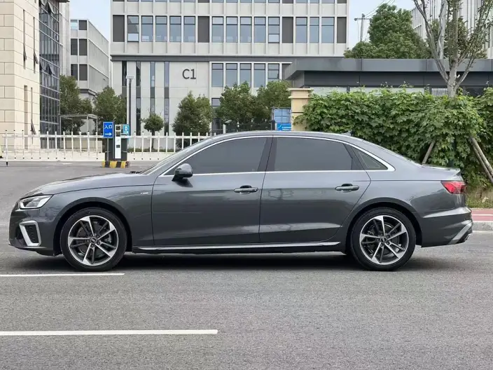 Audi A4 L 2023 Model 40 TFSI Fashion Dynamic Model – фото 4