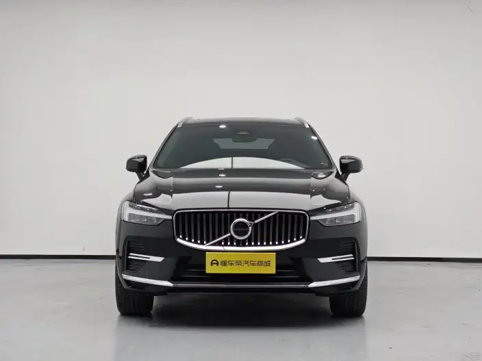 Volvo XC60 2023 Model B5 4WD Smart Range Deluxe Edition – фото 2