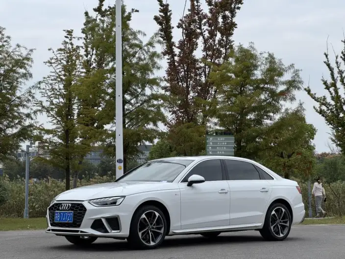 Audi A4 L 2022 Model 40 TFSI Fashion Dynamic Model – фото 1