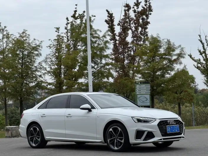 Audi A4 L 2022 Model 40 TFSI Fashion Dynamic Model – фото 3