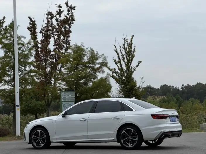 Audi A4 L 2022 Model 40 TFSI Fashion Dynamic Model – фото 4