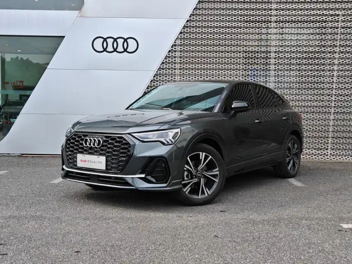 AUDI Q3 Sportback 2022 Model 40 TFSI Fashion Model – фото 1