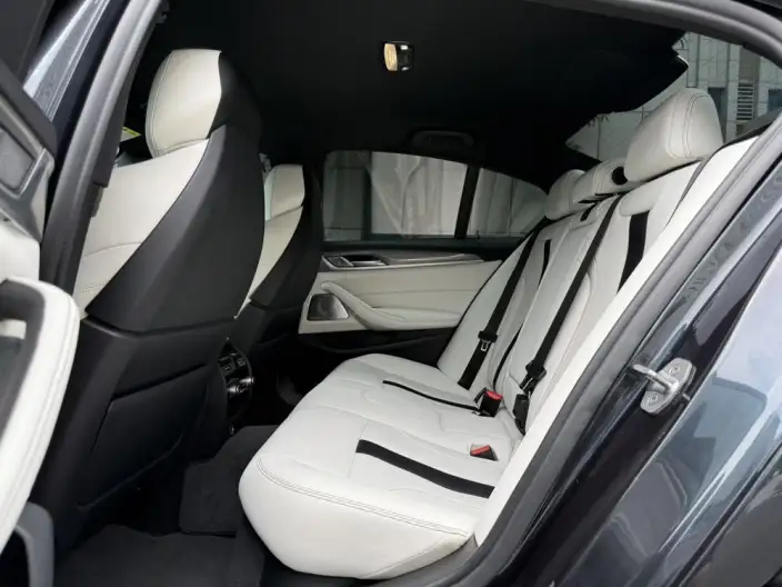 BMW M5 2018 Model M5 – фото 8
