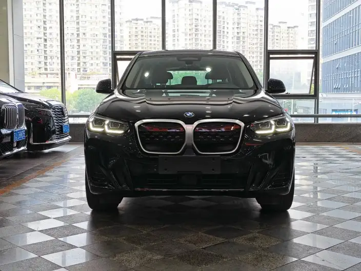 BMW iX3 2022 Model Facelift Leading Model – фото 2