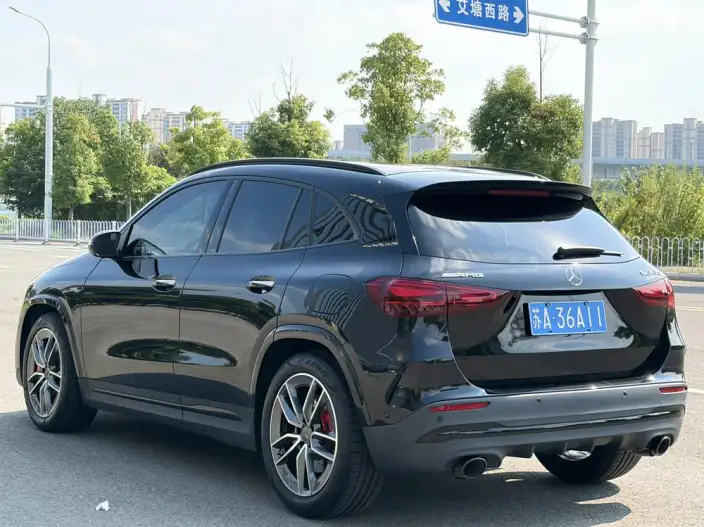 Mercedes-Benz GLA AMG 2024 Model AMG GLA 35 4MATIC – фото 4