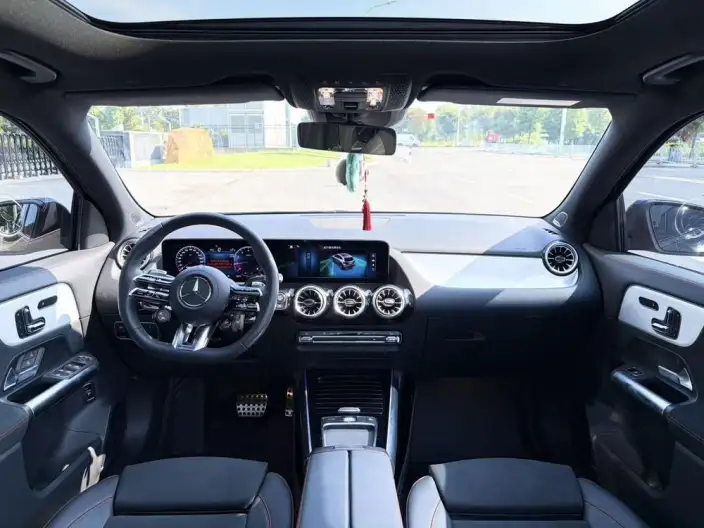 Mercedes-Benz GLA AMG 2024 Model AMG GLA 35 4MATIC – фото 9