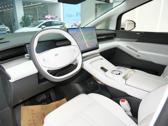XPeng X9 2025 модификация EV 702 4WD High per f ormance Max – фото 9