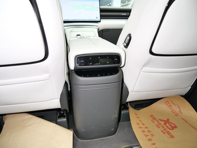 XPeng X9 2025 модификация EV 702 4WD High per f ormance Max – фото 23