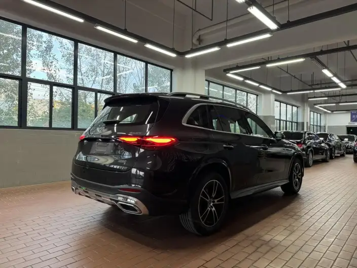 Mercedes-Benz GLC 2025 Model GLC 260 L 4MATIC Luxury Model 5 seat – фото 6