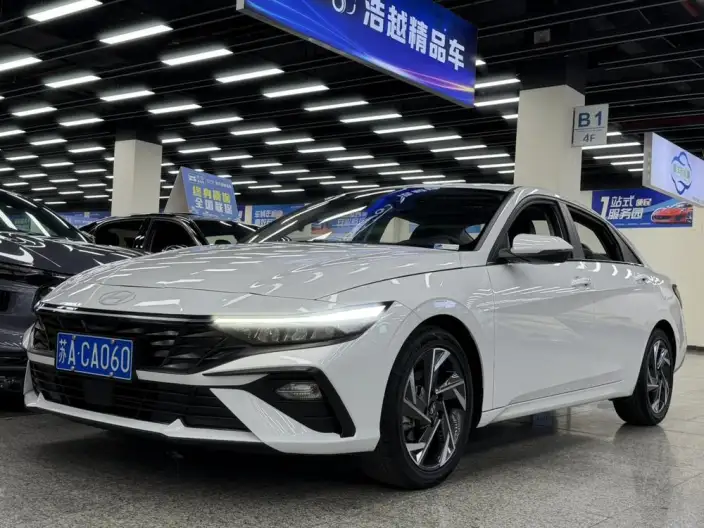 Hyundai Ioniq 2023 Model 1.5L CVT GLX Elite Edition – фото 1