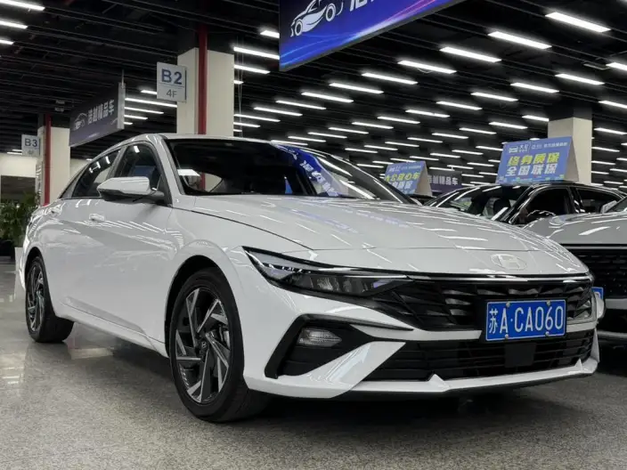 Hyundai Ioniq 2023 Model 1.5L CVT GLX Elite Edition – фото 3