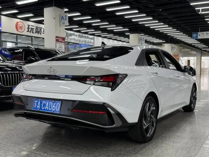 Hyundai Ioniq 2023 Model 1.5L CVT GLX Elite Edition – фото 6