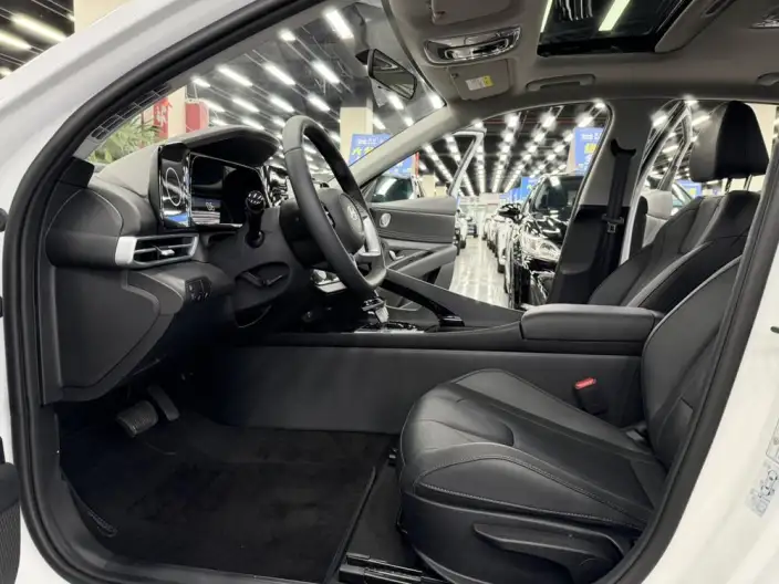 Hyundai Ioniq 2023 Model 1.5L CVT GLX Elite Edition – фото 8