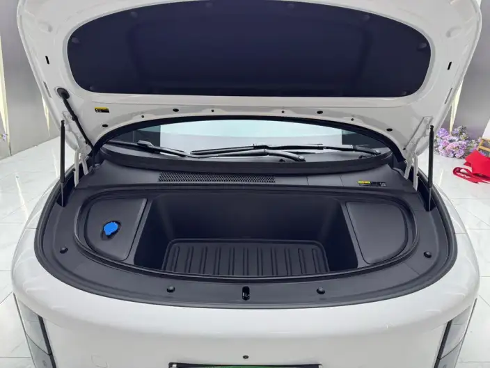 Li Auto i6 2025 Model 2WD Standard Edition – фото 7