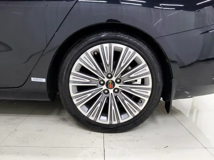 Hongqi H5 Classic 2022 Model Classic Model 1.8T Automatic Flag Rhythm Edition – фото 9