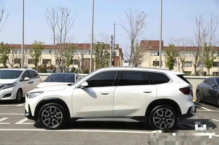 BMW X1 2023 Model sDrive25Li M Sports Set – фото 4