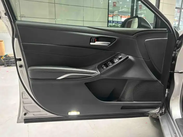 Toyota Avalon 2023 Model 2.0L CVT Deluxe Edition – фото 10