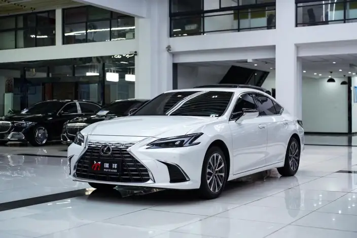 Lexus ES 2025 Model 200 Premium – фото 1