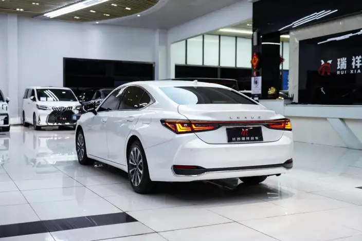 Lexus ES 2025 Model 200 Premium – фото 4