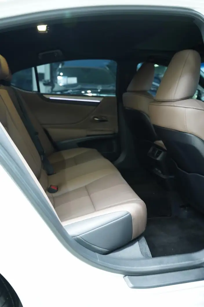 Lexus ES 2025 Model 200 Premium – фото 8
