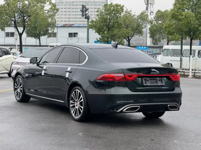 Jaguar XFL 2023 Model 2.0T P250 2WD Exclusive Deluxe Edition – фото 4
