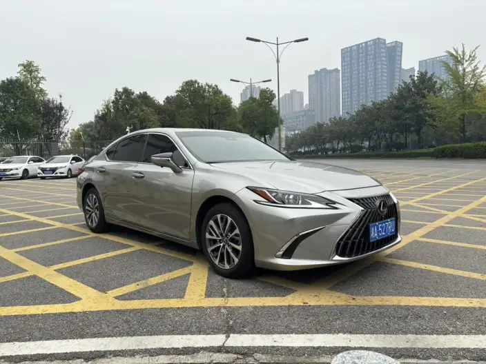 Lexus ES 2022 Model 200 Superior Edition – фото 3