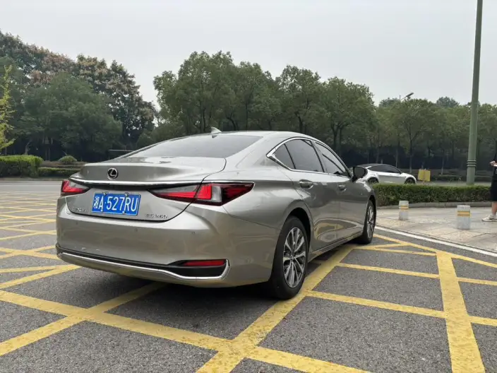 Lexus ES 2022 Model 200 Superior Edition – фото 5