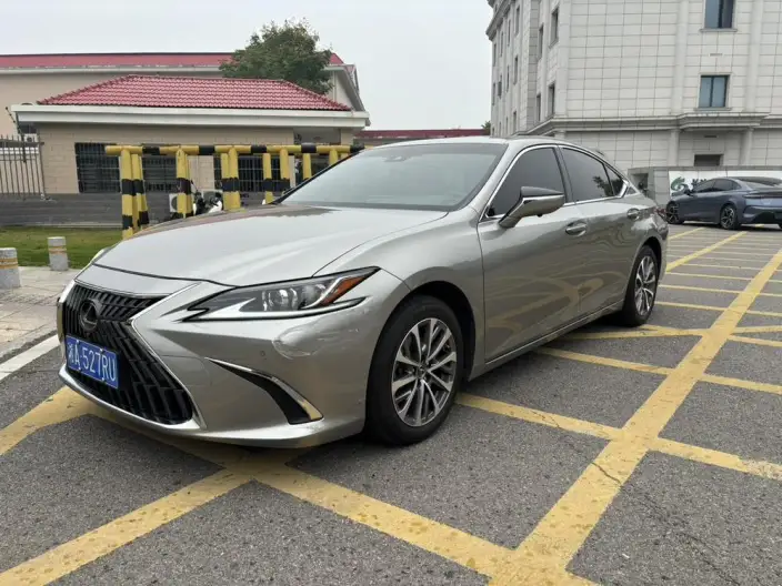 Lexus ES 2022 Model 200 Superior Edition – фото 10