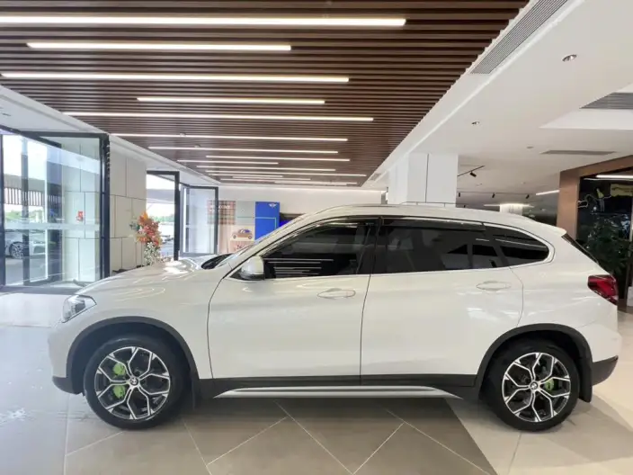 BMW X1 2022 Model sDrive20Li Fashion Model – фото 3