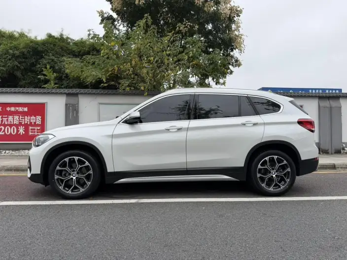 BMW X1 2022 Model sDrive20Li Fashion Model – фото 4