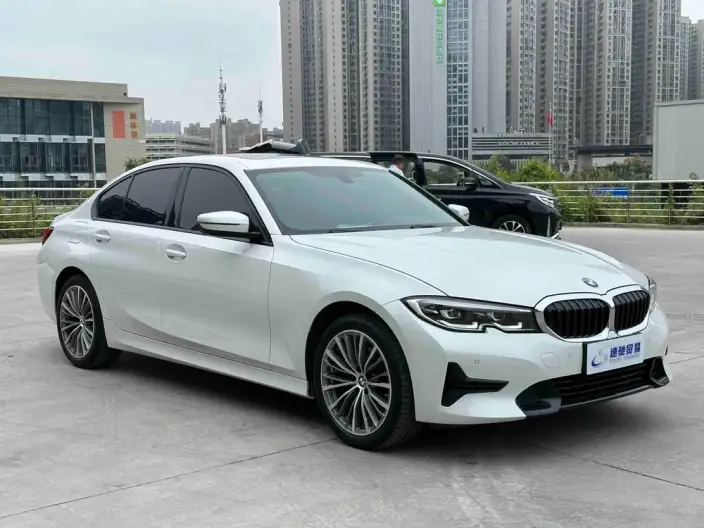 BMW 3 Series 2022 Model 320i Sports Set – фото 3