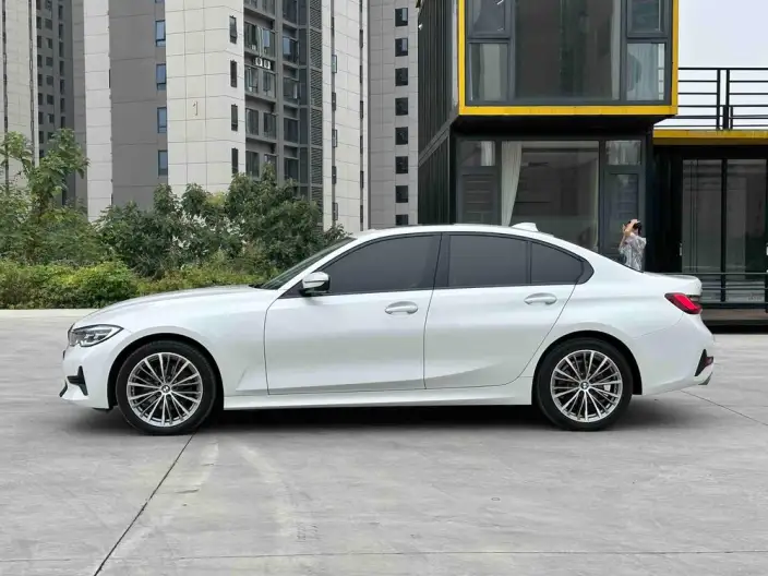 BMW 3 Series 2022 Model 320i Sports Set – фото 4
