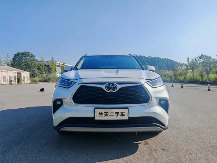 Toyota Highlander 2024 Model Hybrid 2.5L 4WD Premium Edition 7 seat – фото 2