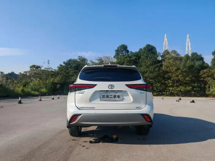 Toyota Highlander 2024 Model Hybrid 2.5L 4WD Premium Edition 7 seat – фото 6