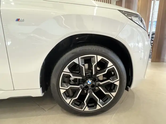 BMW X3 2025 Model xDrive30L Leading Model M Sports Set – фото 6