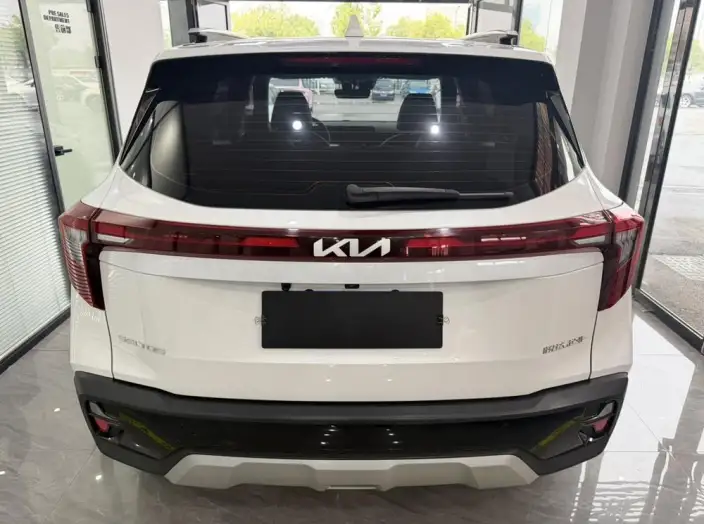Kia Seltos 2023 Model 1.5L IVT Deluxe Edition – фото 5