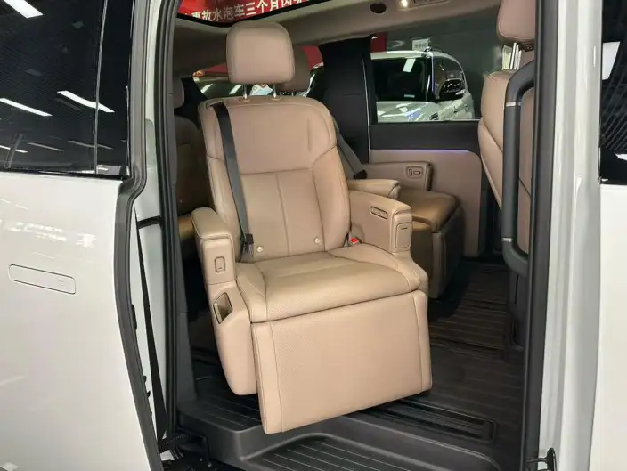 Li Auto MEGA 2025 Model Home Family Special Edition – фото 7