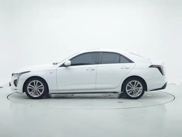 Cadillac CT4 2022 Model 28T Fashion Model – фото 4